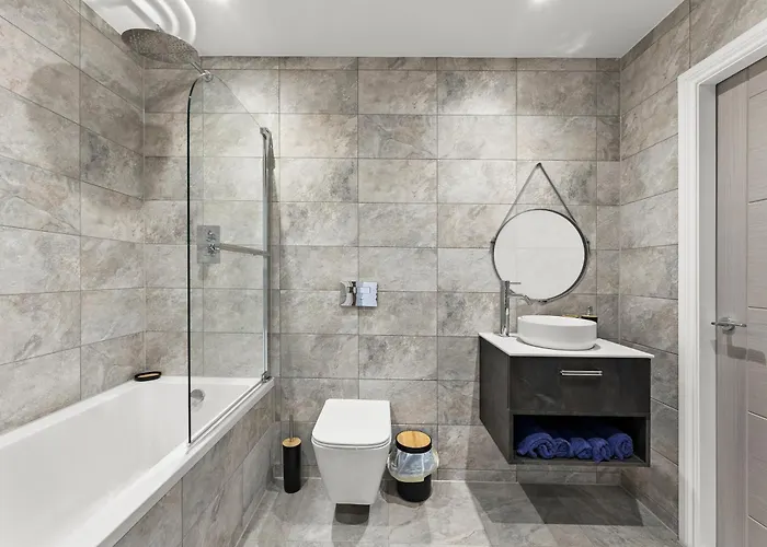 Stylish Large - Parking Appartement