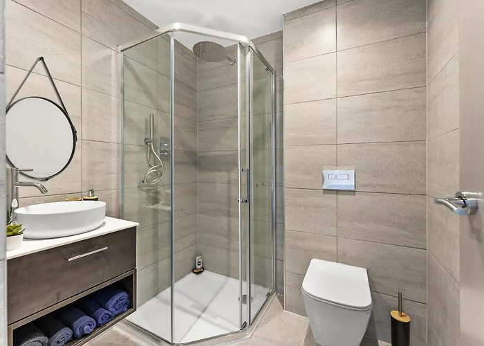 Stylish Large - Parking Appartement