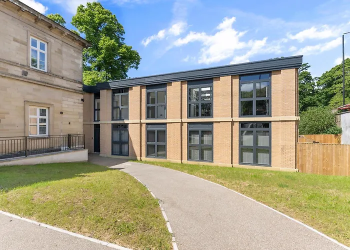 Stylish Large - Parking *